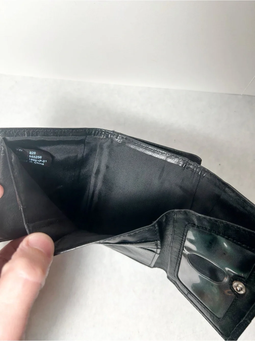 Pelle Studio Genuine Leather Black Trifold Wallet with Kiss Lock EUC